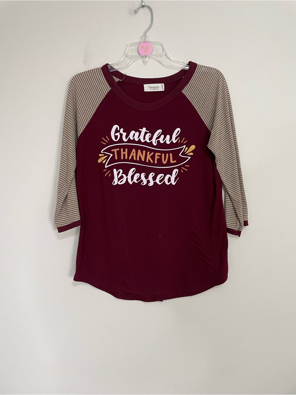 Wanderer  Maroon Raglan Tee with Striped Cream Sleeves Sz Small